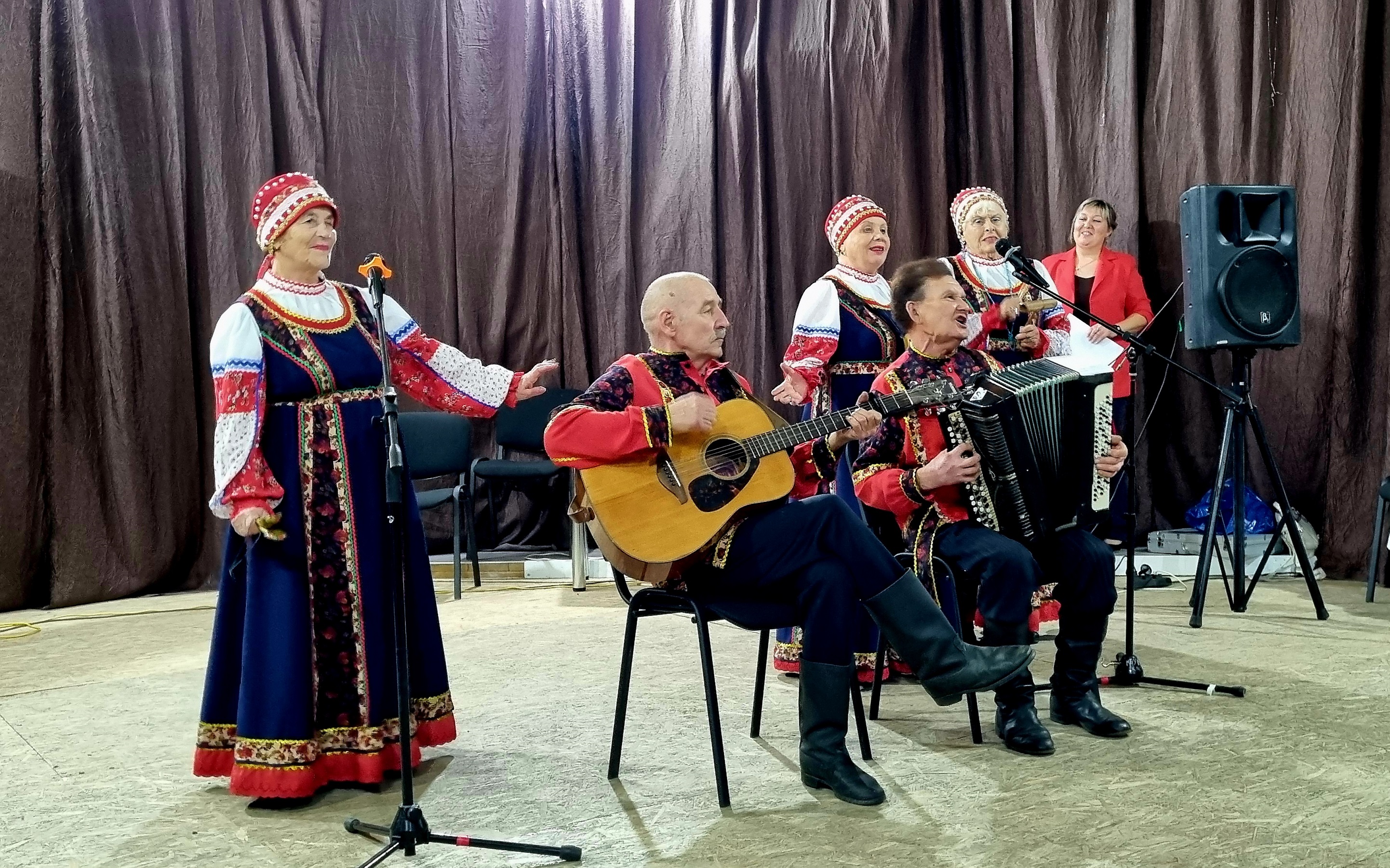 Оранжевые ретро-танцы Оранжевые ретро-танцы